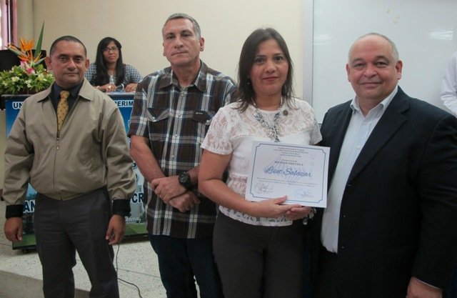 Liset Salazar (10 años de servicio)